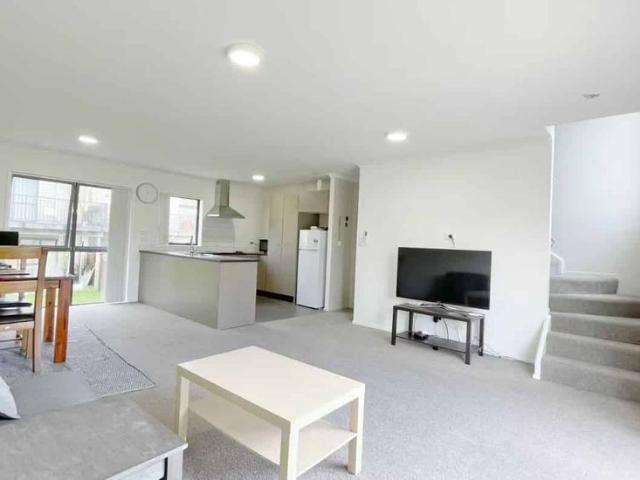 45/172 Mcleod road, Te Atatu South