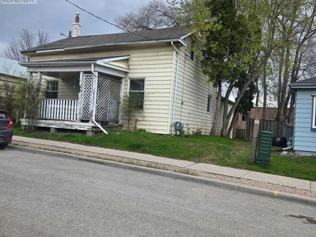 451 Simcoe Street, Newmarket, ON, L3Y 2M5 house for sale | Listing ID N13098 | Royal LePage