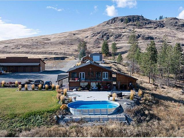 4520 Highway 3 Rock Creek, British Columbia