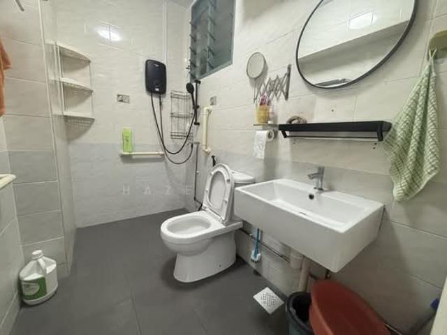 452 Choa Chu Kang Avenue 4 HDB Apartment Room Rental, $880, 1 Bed 1 Bath 200 sqft $4.40 psf