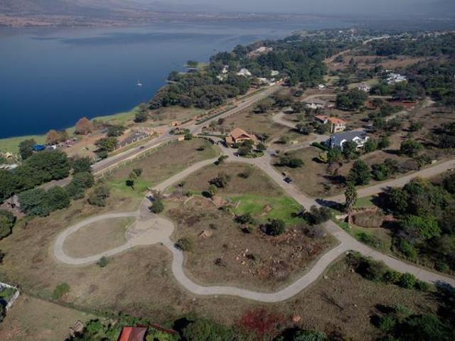 452 m² Land available in Kosmos