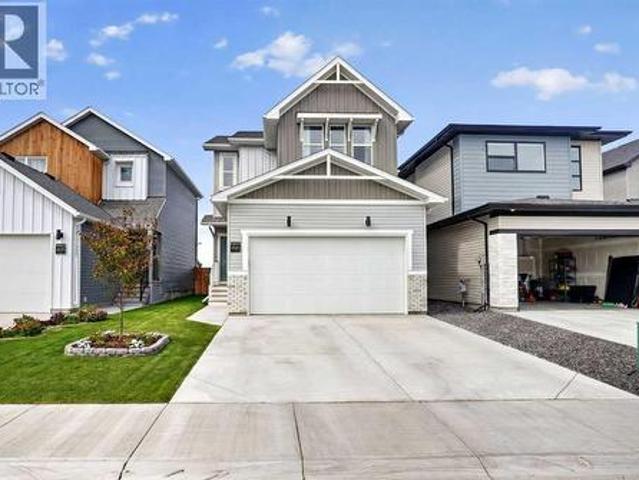 4541 25 Avenue South, Lethbridge, AB, T1K 8K5 house for sale | Listing ID A2324 | Royal LePage