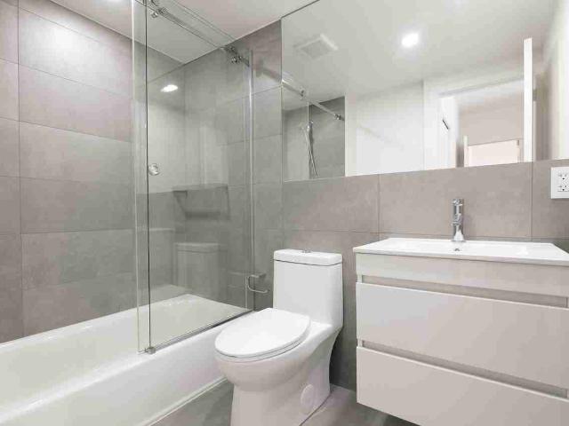4555 Bonavista Avenue 3 Bedroom Apartment for Rent at 4555 Av Bonavista, Montréal, QC H3W 2C7 Snowdon