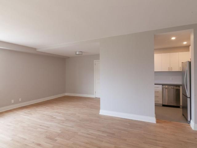 4555 Bonavista Avenue 1 Bedroom Apartment for Rent at 4555 Av Bonavista, Montréal, QC H3W 2C7 Snowdon