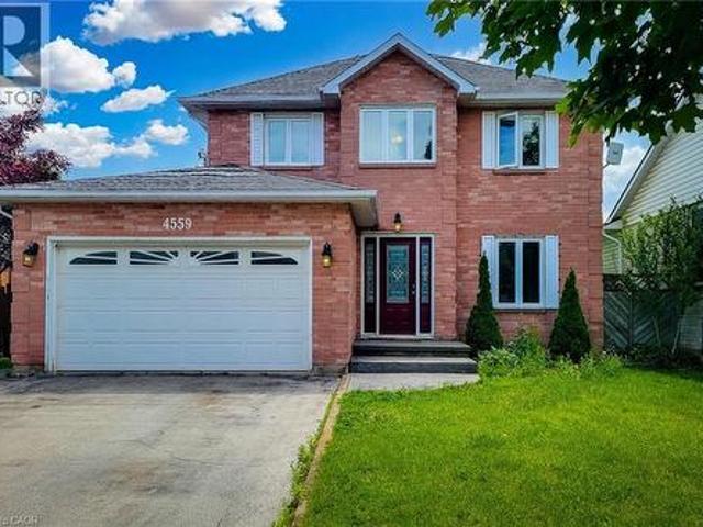 4559 St. Volodymyr Court, Lincoln, ON, L0R 1B5 house for sale | Listing ID 40840 | Royal LePage