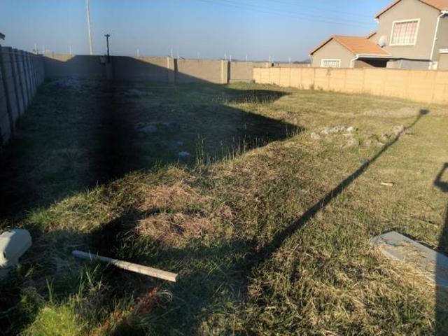 455 m² Land available in Waterkloof