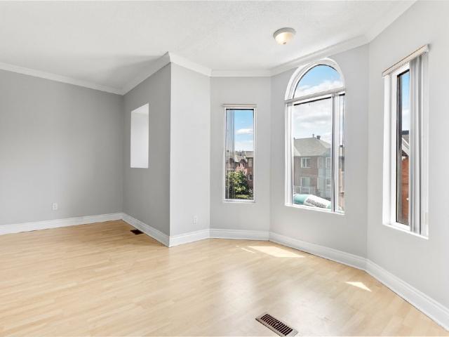 455 Somerset Street W 2