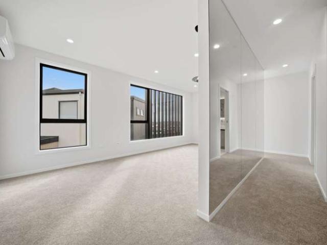 4/55 Spencer Road, Oteha, North Shore City