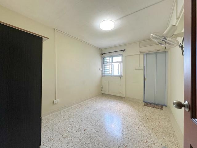 456 Ang Mo Kio Avenue 10 HDB Apartment Room Rental, $1,300, 1 Bed 1 Bath 161 sqft $8.07 psf