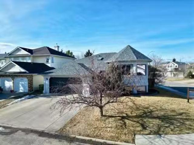 456 Hawkland Place Nw, Calgary, AB, T3G 3R1 house for sale.