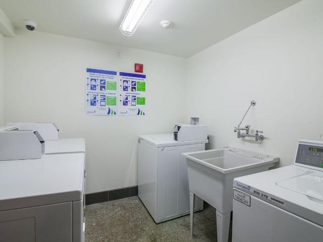 4570 4590 Queen Mary 1 Bedroom Apartment for Rent at 4570 Ch Queen Mary, Montréal, QC H3W 1W6 Côte Des Neiges