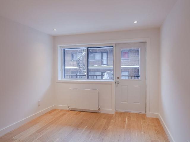 4570 4590 Queen Mary 1 Bedroom Apartment for Rent at 4580 Ch Queen Mary, Montréal, QC H3W 1W6 Côte Des Neiges