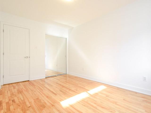 4570 4590 Queen Mary 2 Bedroom Apartment for Rent at 4570 Ch Queen Mary, Montréal, QC H3W 1W6 Côte Des Neiges