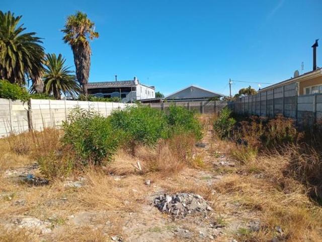 457 m² Land available in Lotus River