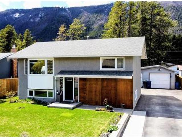 457 Mountain Ash Crescent, Sparwood, BC, V0B 2G1 house for sale | Listing ID 10387 | Royal LePage