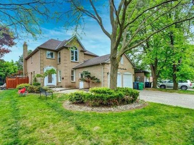 4585 Credit Pointe Drive Mississauga ON L5M 3L6 3 Bedroom House for 7000 month