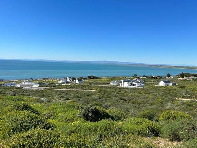 458 m² Land available in St Helena Views