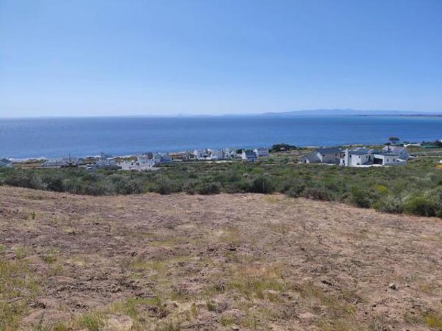 458 m² Land available in St Helena Views
