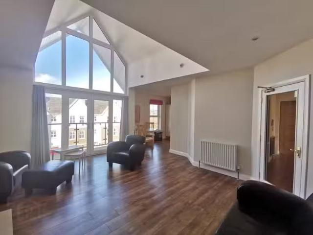 45 Waterfoot Park