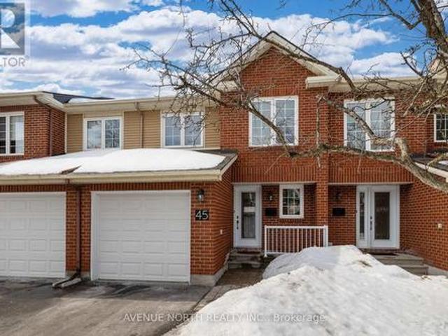 45 Wrenwood Crescent, Ottawa, ON, K2G 5V4 townhouse for sale | Listing ID X12036 | Royal LePage