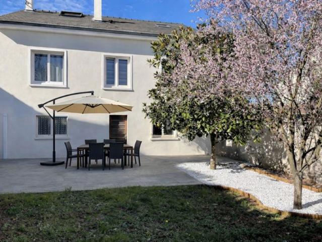 MAISON 4/5 CHAMBRES DANS QUARTIER RECHERCHE