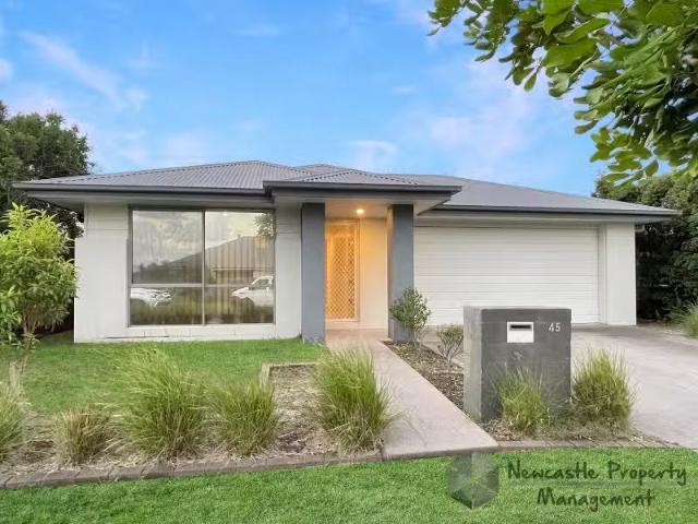 45 Norfolk Street, Fern Bay House for rent Listed by Newcastl.