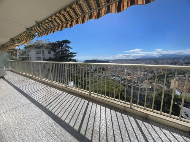 4/5 PIECES TERRASSE PARKING MONT BORON