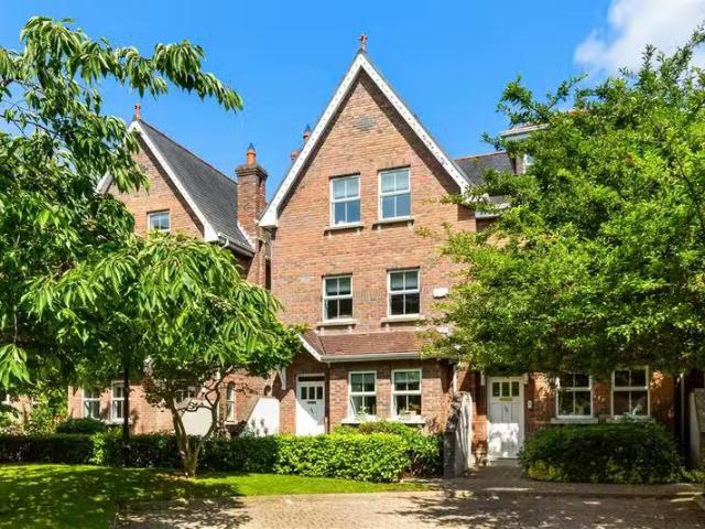 45 Radcliff Hall, Sandymount, Dublin 4, D04 P7W4