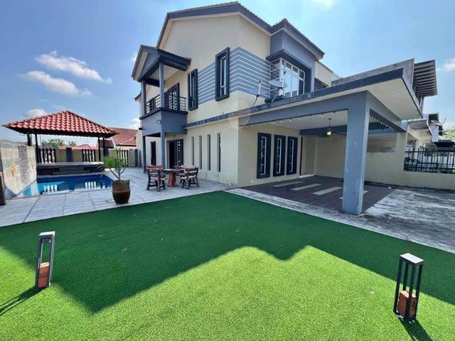 45x80 Corner Lot With Swimming PoolAt Kota Warisan15Min To KLIA