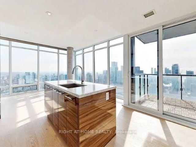 4607 University Avenue, Toronto | 2+1Beds/2Bath, Condo, $4,100/mo | Condos. Ca