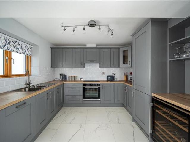 460,000 | No 22 Bastion Quay, Deerpark Road, Athlone, Westmeath REA Hynes 4988 MyHome. Ie Residential