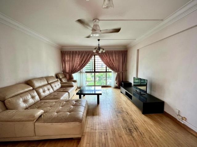 460 Ang Mo Kio Avenue 10 HDB Apartment For Sale, $700,000, 3 Bed 2 Bath 1,291 sqft $542.00 psf