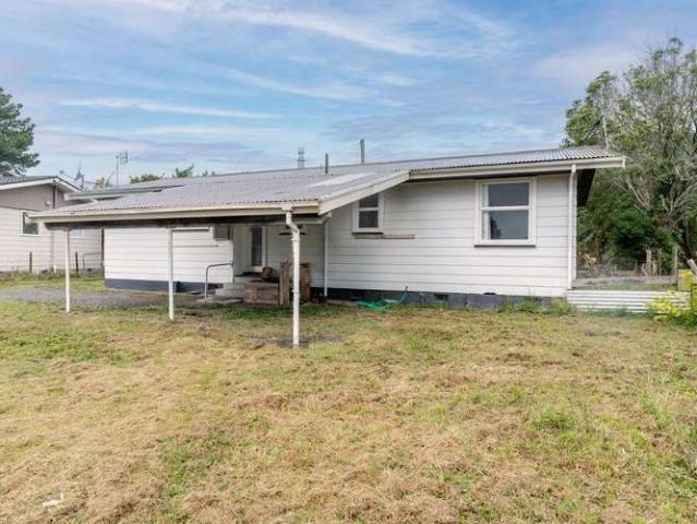 460 High Street South, Carterton