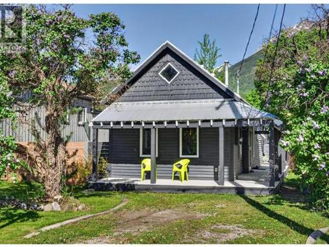 461 6Th Avenue, Fernie, BC, V0B 1M0 house for sale | Listing ID 10388 | Royal LePage