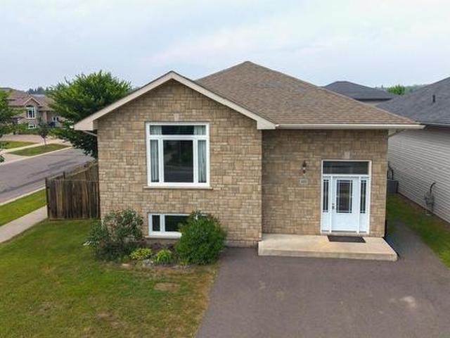 461 Longbow Street, Thunder Bay, ON, P7G 0A5 house for sale | Listing ID TB2602 | Royal LePage