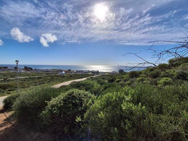 461 m² Land available in St Helena Views