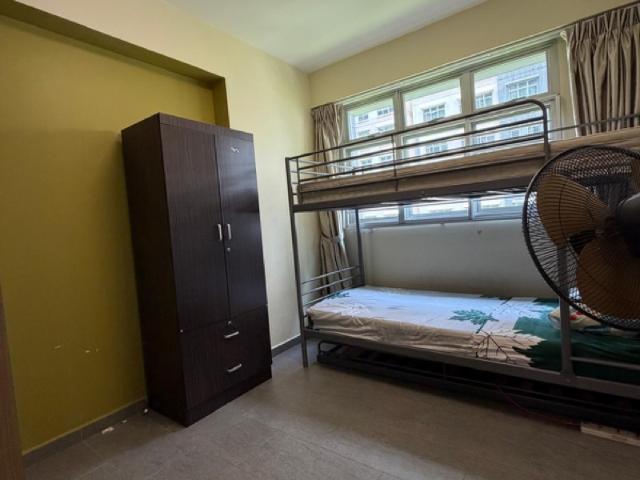 461A Bukit Batok West Avenue 8 HDB Apartment Room Rental, $1,000, 1 Bed 2 Bath 215 sqft $4.65 psf