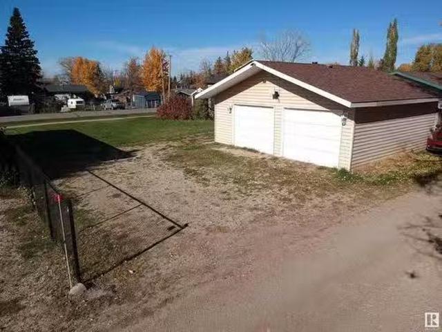 4623 47 Avenue, Rural Lac Ste. Anne County, AB, T0E 0A0 vaca.