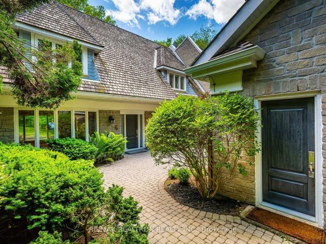 462 Beacon Hall Drive, Aurora | 2+1Beds/4Bath, Townhouse, $1,460,000 | Condos. Ca