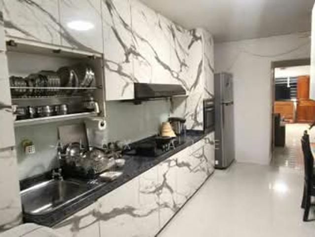 462 Jurong West Street 41 HDB Apartment For Sale, $430,000, 2 Bed 2 Bath 786 sqft $547.00 psf