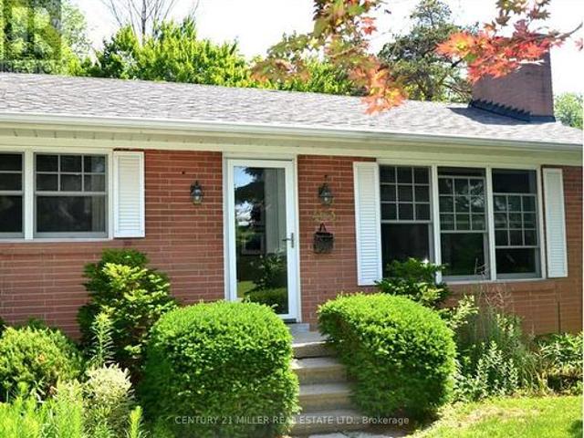 463 Avon Crescent, Oakville, ON, L6J 2T2 house for lease | Listing ID W13041 | Royal LePage