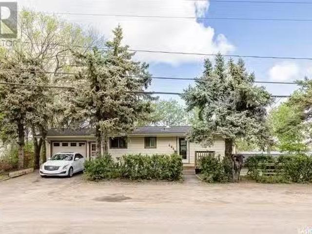464 6Th Street E, Regina Beach, SK, S0G 4C0 house for sale.