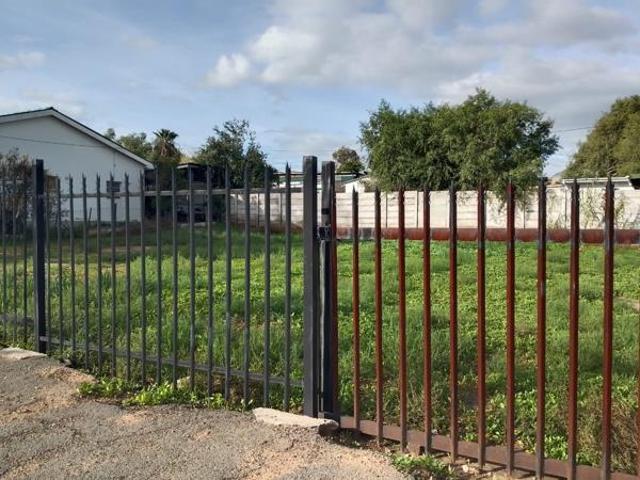464 m² Land available in Oudtshoorn North