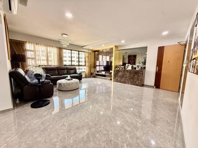 464A Bukit Batok West Avenue 8 HDB Apartment For Sale, $890,000, 3 Bed 2 Bath 1,216 sqft $732.00 psf