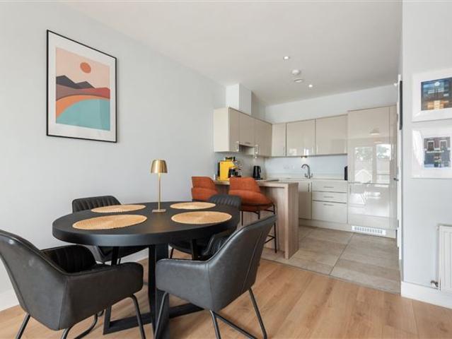 465,000 | 35 Crofton Hall, Hamilton Park, Castleknock, Dublin 15 DNG Castleknock 5017 MyHome. Ie Residential