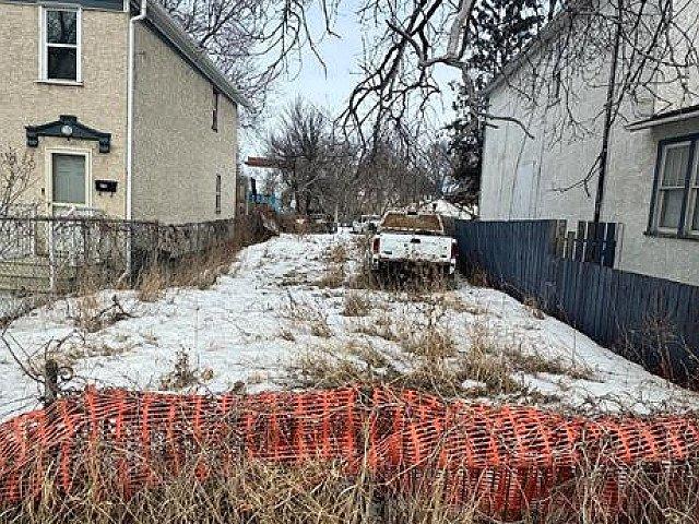 465 Dufferin Avenue Winnipeg, Manitoba