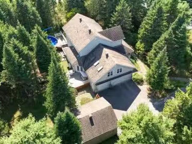 465 Rue Des Lilas, Sainte Adèle, QC, J8B 0A1 house for sale.