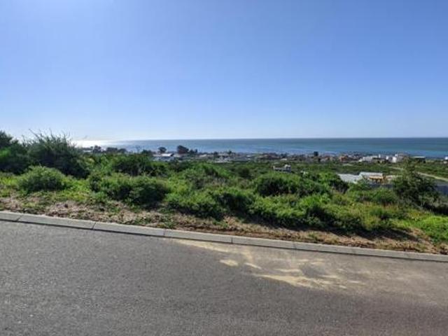 466 m² Land available in St Helena Views