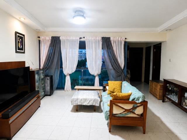 467 Admiralty Drive HDB Apartment For Sale, $625,000, 4 Bed 2 Bath 1,270 sqft $492.00 psf