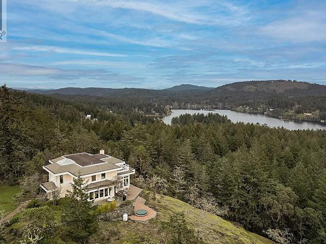 4699 Kerryview Dr Saanich, British Columbia